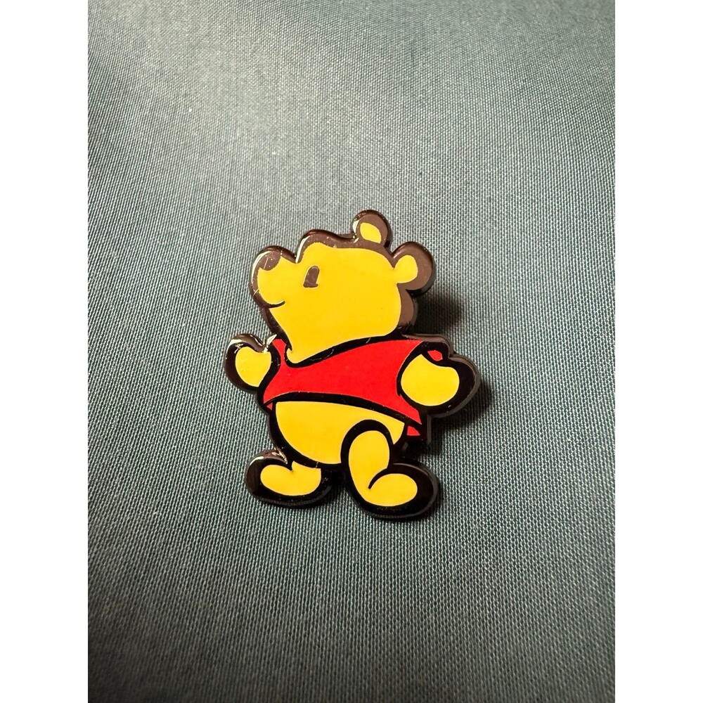 Winnie the Pooh Bear Cute Stylized Individual Disney Park Trading Pin